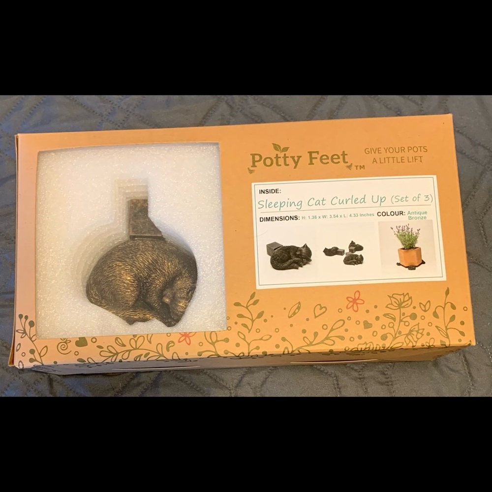 Improves plant drainage and in air circulation to promote healthier plants. Cats